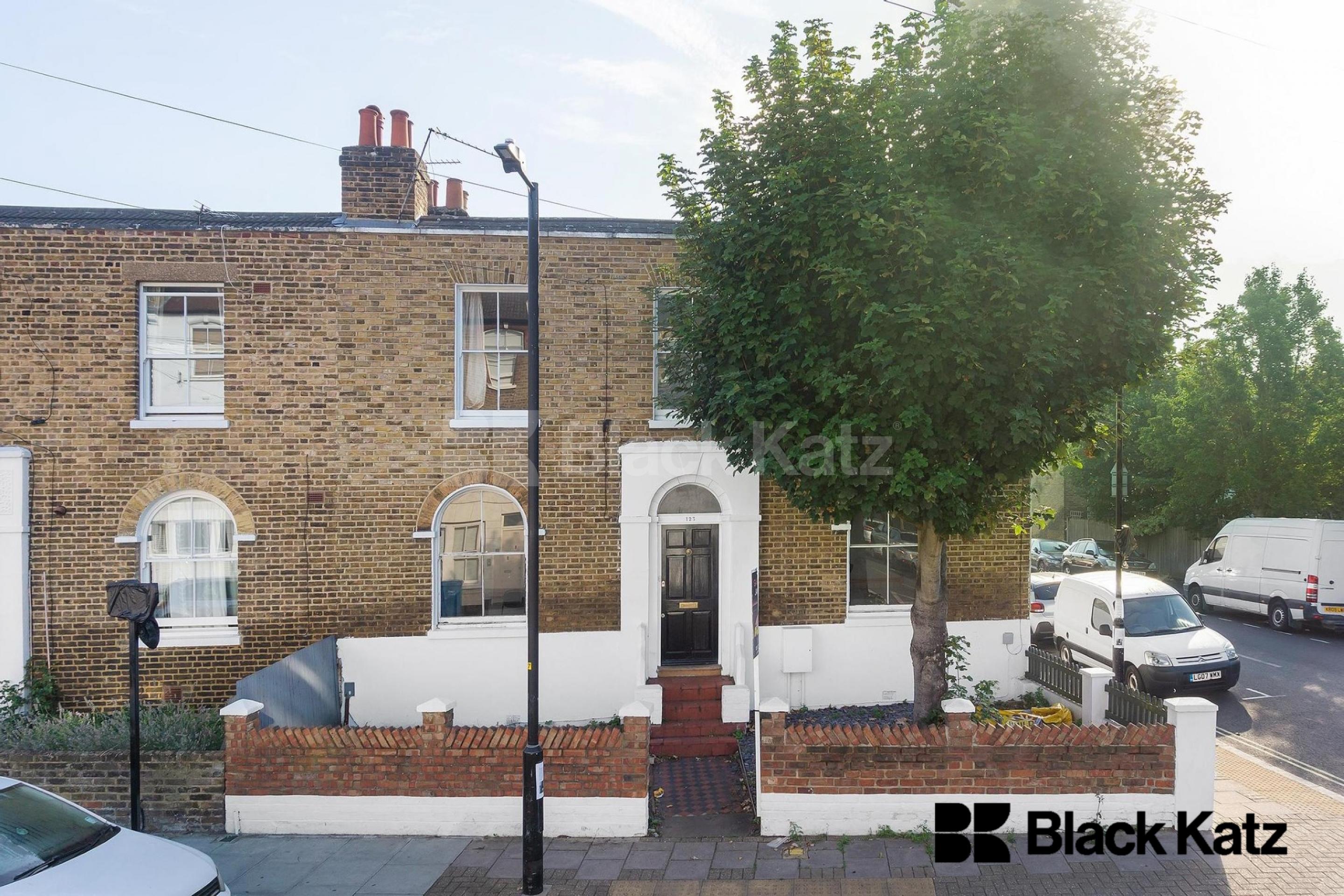 Charming 5-Bed Georgian Gem in SE15: Ideal for Students and Sharers Friary Road, Peckham SE15